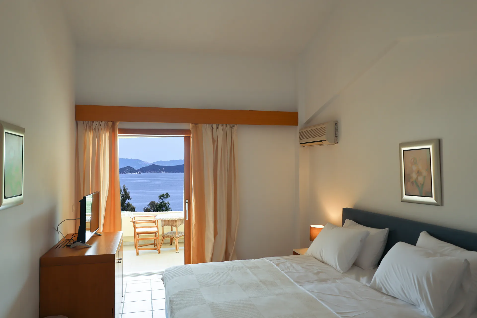 Tiara Holidays - Kanapitsa Mare Hotel - standard room sea view
